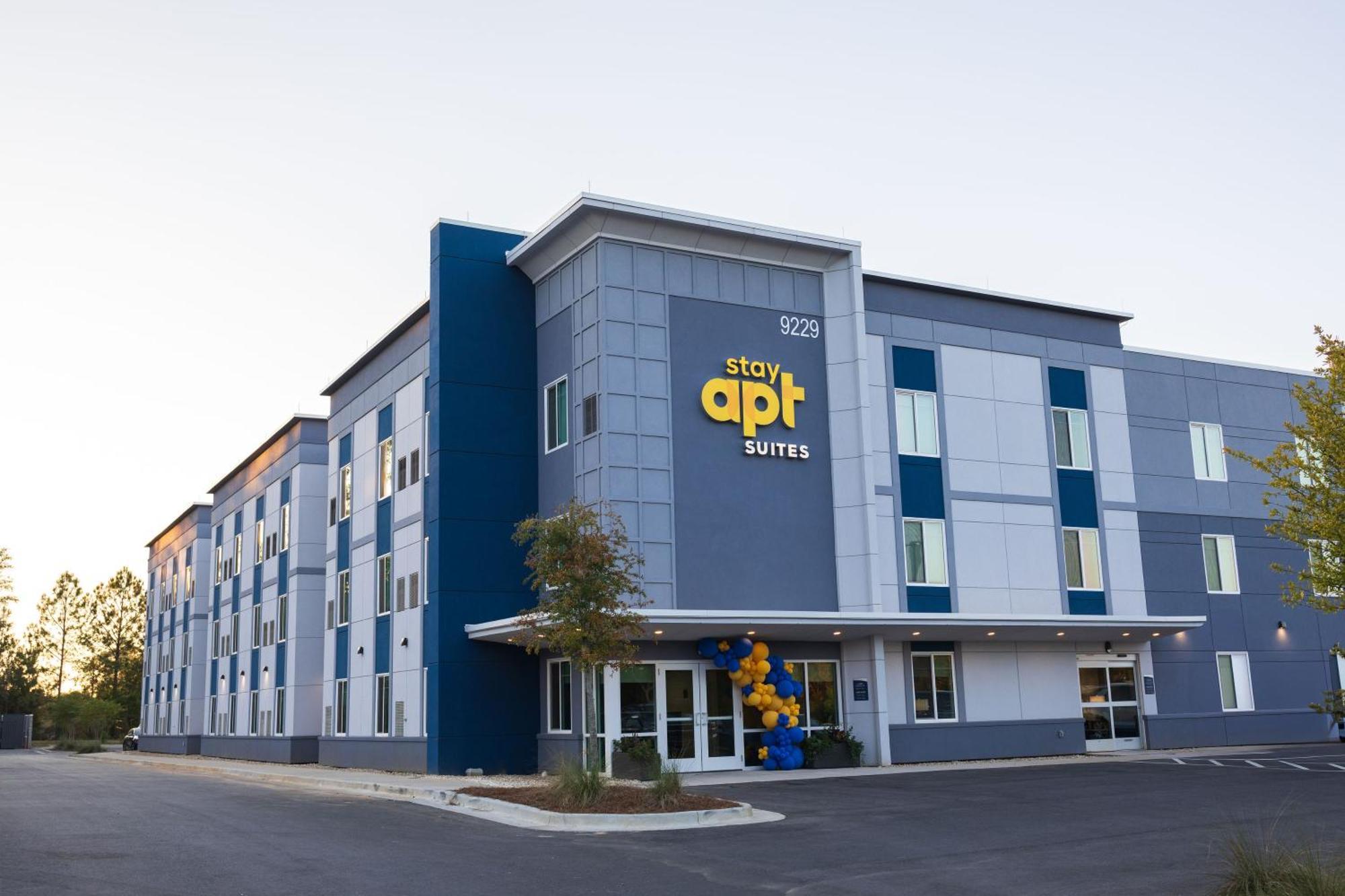 Stayapt Suites Pensacola-Uwf/Florida Hospital Area Ferry Pass Экстерьер фото